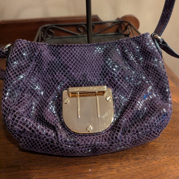 Michael Kors purple 💜 leather snakeskin print crossbody - Picture 11 of 15